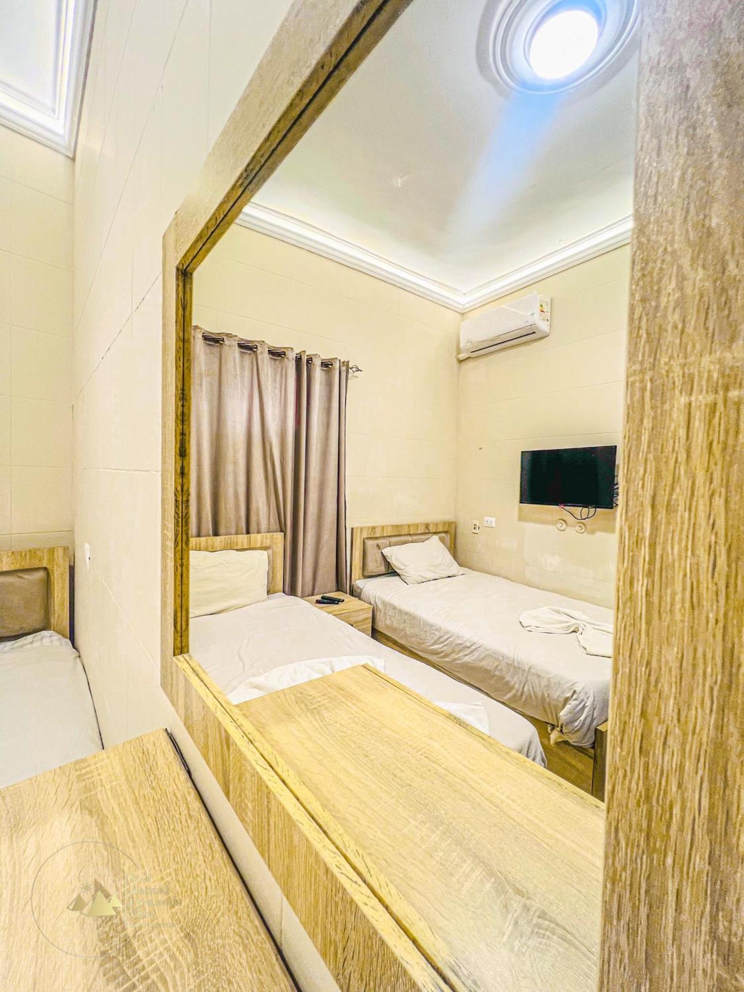 Sidi Hamad Pyramids View Hotel Kafrat al Jabal Bagian luar foto