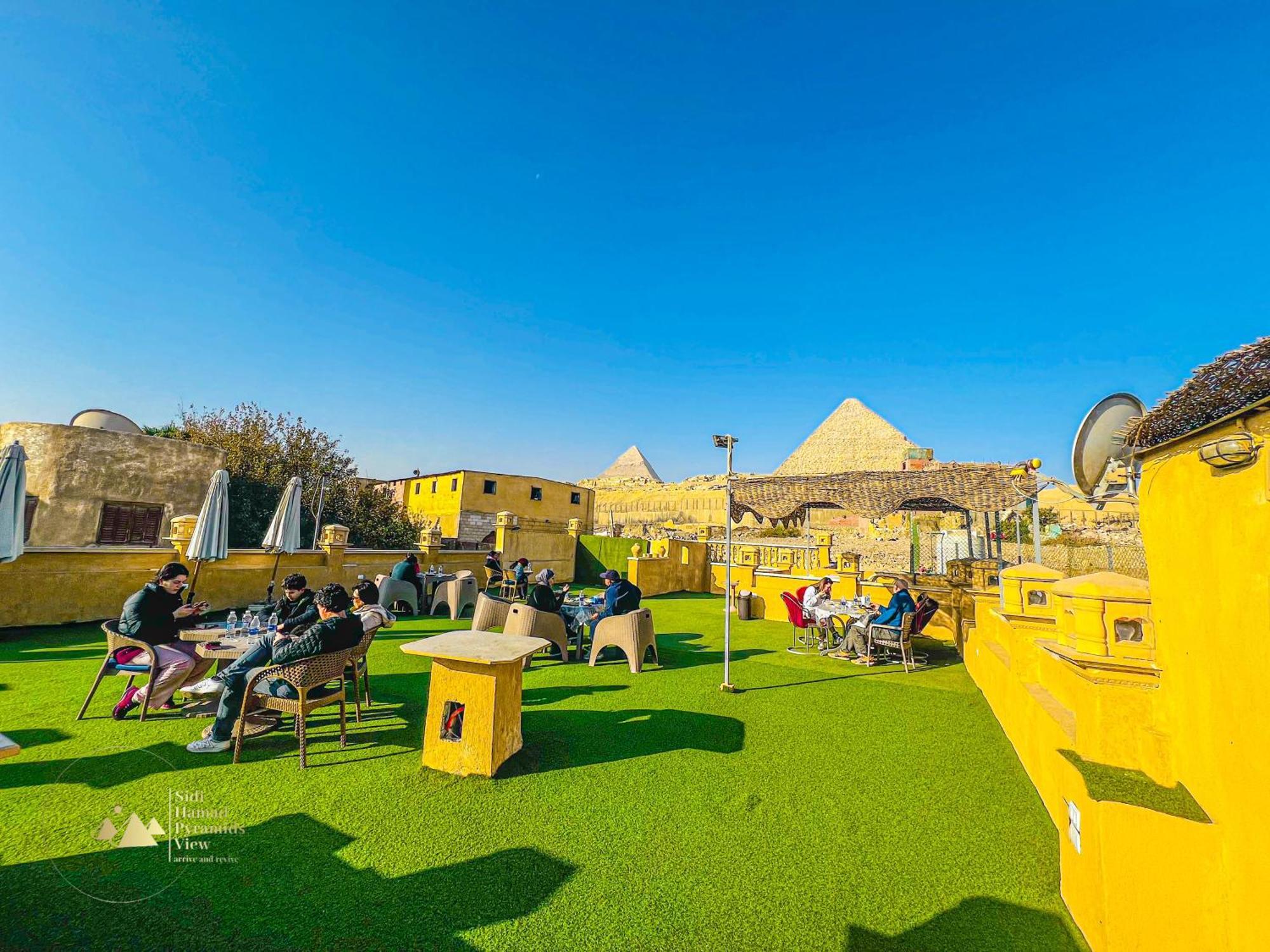 Sidi Hamad Pyramids View Hotel Kafrat al Jabal Bagian luar foto